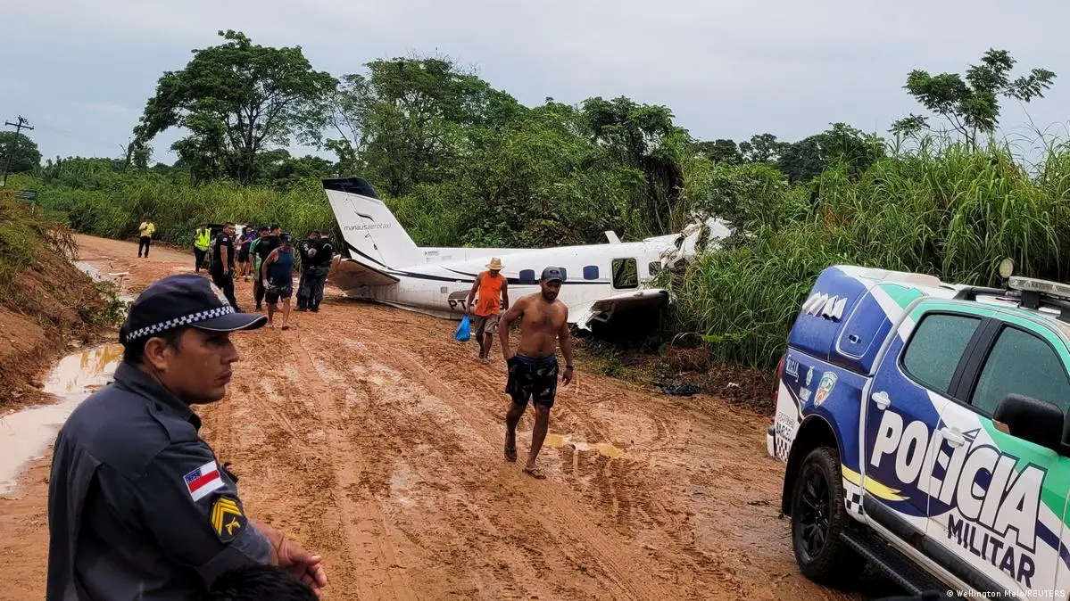 Queda de avião no Brasil mata sete